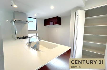 �_�ސ쌧���l�s�΋掛�R���̐V�z��ˌ��ẴL�b�`��