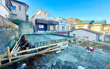 �_�ސ쌧���l�s�`������4���ڂ̐V�z��ˌ��Ă̌��n�O�ώʐ^