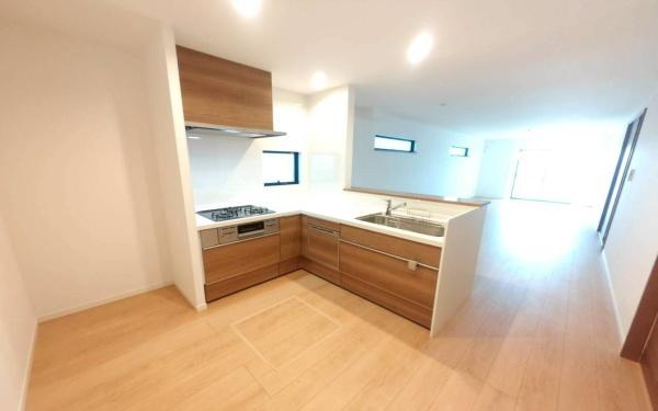 �_�ސ쌧���l�s����l�G����̐V�z��ˌ��ẴL�b�`��