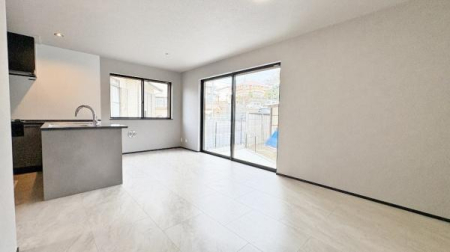 �_�ސ쌧���q�s�Â̐V�z��ˌ��Ẵ��r���O