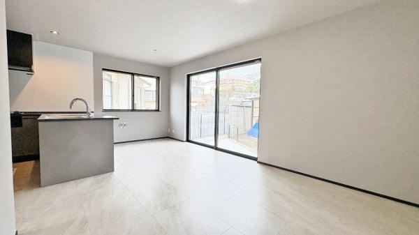 �_�ސ쌧���q�s�Â̐V�z��ˌ��Ẵ��r���O