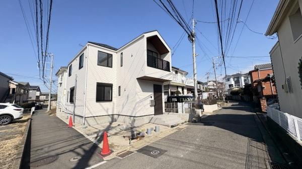 �_�ސ쌧���l�s���J�搣�J2���ڂ̐V�z��ˌ��Ă̑O�ʓ��H�܂ތ��n�ʐ^