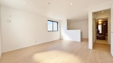 �_�ސ쌧���l�s���J�搣�J2���ڂ̐V�z��ˌ��Ẵ��r���O