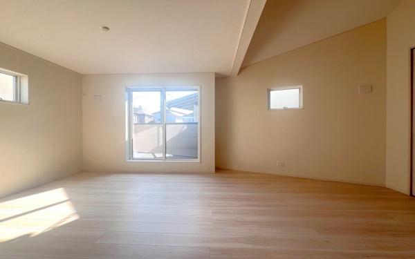 �_�ސ쌧���l�s��q�搙�c4���ڂ̐V�z��ˌ��Ẵ��r���O