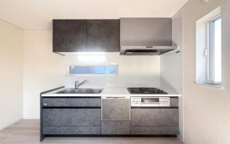 �_�ސ쌧���l�s��q�搙�c4���ڂ̐V�z��ˌ��ẴL�b�`��