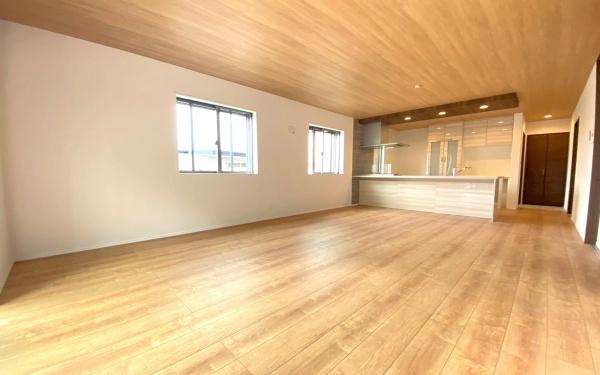 �_�ސ쌧���l�s���Ή�7���ڂ̐V�z��ˌ��Ẵ��r���O