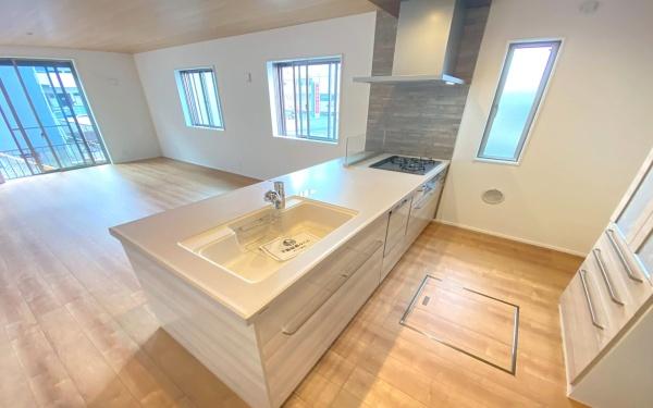 �_�ސ쌧���l�s���Ή�7���ڂ̐V�z��ˌ��ẴL�b�`��