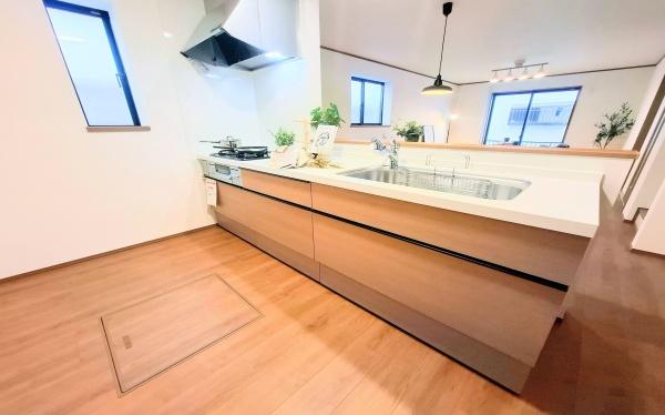 �_�ސ쌧���s������S���u3���ڂ̐V�z��ˌ��ẴL�b�`��