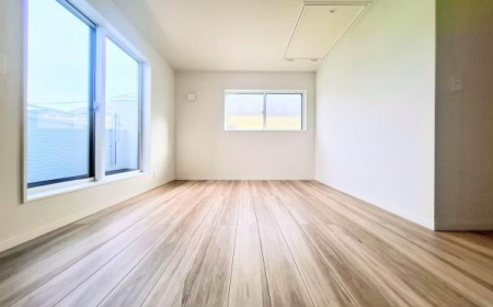 �_�ސ쌧���s�����扤�T����3���ڂ̐V�z��ˌ��Ă̎q������