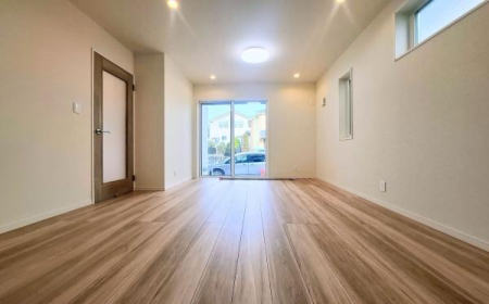 �_�ސ쌧���s�����扤�T����3���ڂ̐V�z��ˌ��Ẵ��r���O