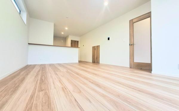 �_�ސ쌧���s�����扤�T����3���ڂ̐V�z��ˌ��Ẵ��r���O