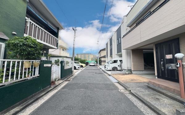 �_�ސ쌧���l�s��q��ꓪ2���ڂ̒��È�ˌ��Ă̑O�ʓ��H�܂ތ��n�ʐ^
