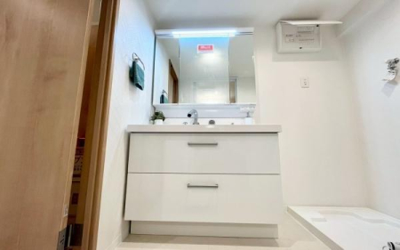 �_�ސ쌧���s�K��ˉz4���ڂ̒��Ã}���V�����̐��ʑ�E���ʏ�