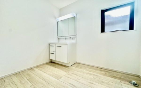 �_�ސ쌧���s�{�O�搼���1���ڂ̐V�z��ˌ��Ă̐��ʑ�E���ʏ�