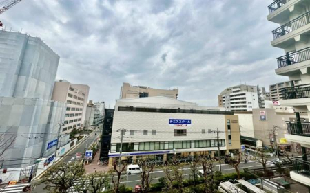 �_�ސ쌧���s���Ë�v�{3���ڂ̒��Ã}���V�����̏Z�˂���̒��]�ʐ^