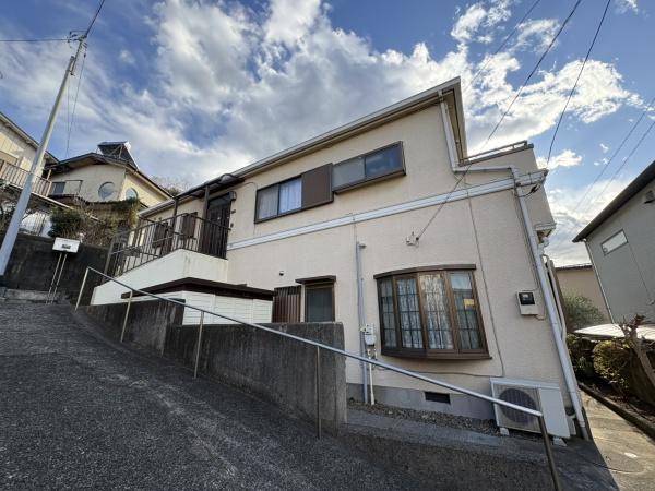 �_�ސ쌧���l�s���i�c��1���ڂ̒��È�ˌ��Ă̑O�ʓ��H�܂ތ��n�ʐ^