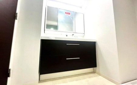 �_�ސ쌧���s����|�ǒ�3���ڂ̒��Ã}���V�����̐��ʑ�E���ʏ�