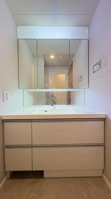 �_�ސ쌧���l�s����ԍ璬1���ڂ̒��Ã}���V�����̐��ʑ�E���ʏ�