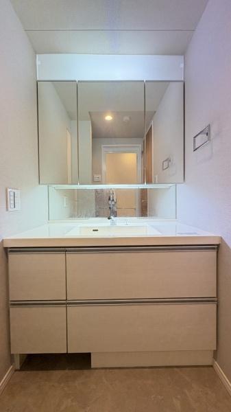 �_�ސ쌧���l�s����ԍ璬1���ڂ̒��Ã}���V�����̐��ʑ�E���ʏ�