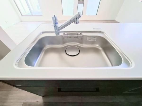 �_�ސ쌧���s�{�O��n��4���ڂ̐V�z��ˌ��ẴL�b�`��