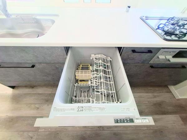 �_�ސ쌧���s�{�O��n��4���ڂ̐V�z��ˌ��ẴL�b�`��