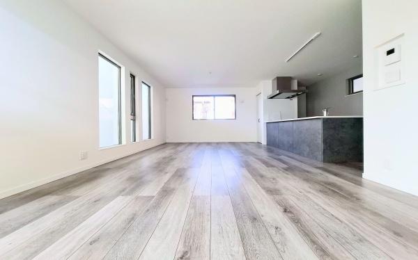 �_�ސ쌧���s�{�O��n��4���ڂ̐V�z��ˌ��Ẵ��r���O