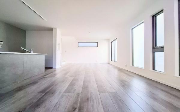 �_�ސ쌧���s�{�O��n��4���ڂ̐V�z��ˌ��Ẵ��r���O