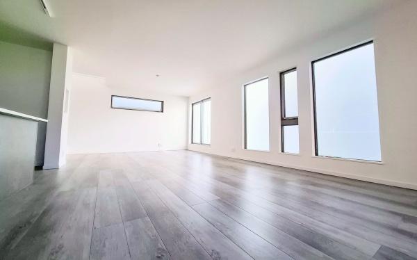 �_�ސ쌧���s�{�O��n��4���ڂ̐V�z��ˌ��Ẵ��r���O