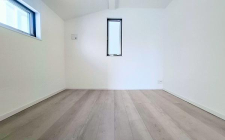 �_�ސ쌧���s�{�O��n��4���ڂ̐V�z��ˌ��Ă̎q������