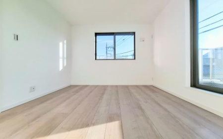 �_�ސ쌧���s�{�O��n��4���ڂ̐V�z��ˌ��Ă̐Q��