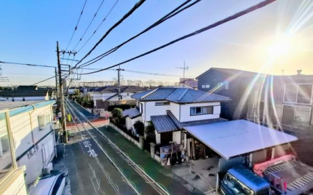 �_�ސ쌧���s�{�O��n��4���ڂ̐V�z��ˌ��Ă̏Z�˂���̒��]�ʐ^