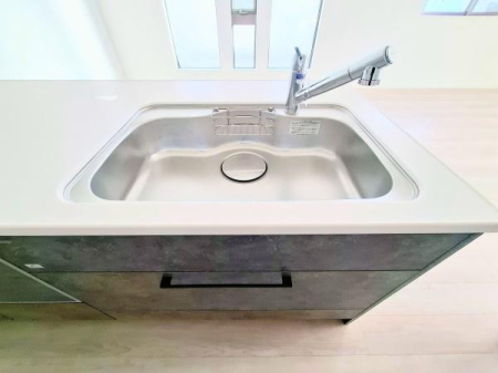 �_�ސ쌧���s�{�O��n��4���ڂ̐V�z��ˌ��ẴL�b�`��