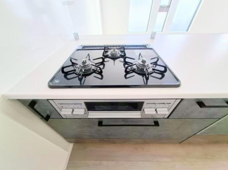 �_�ސ쌧���s�{�O��n��4���ڂ̐V�z��ˌ��ẴL�b�`��