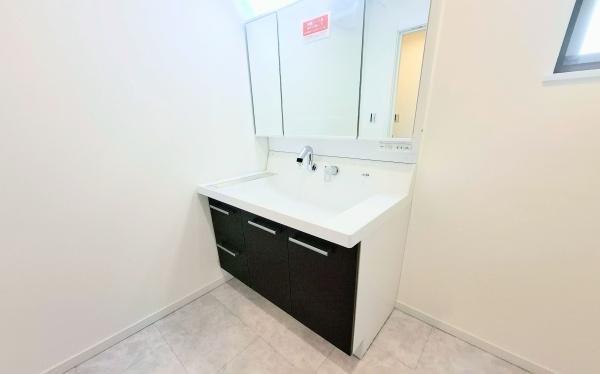 �_�ސ쌧���s�{�O��n��4���ڂ̐V�z��ˌ��Ă̐��ʑ�E���ʏ�