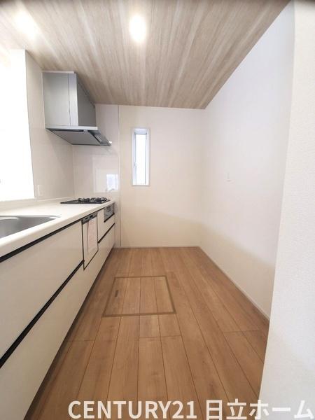 �_�ސ쌧���l�s���撆��3���ڂ̐V�z��ˌ��ẴL�b�`��