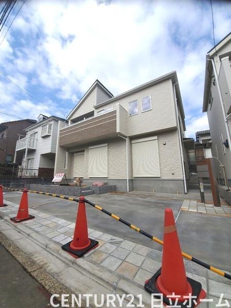 �_�ސ쌧���l�s���撆��3���ڂ̐V�z��ˌ��Ă̑O�ʓ��H�܂ތ��n�ʐ^