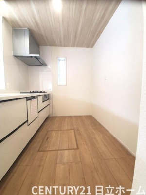 �_�ސ쌧���l�s���撆��3���ڂ̐V�z��ˌ��ẴL�b�`��