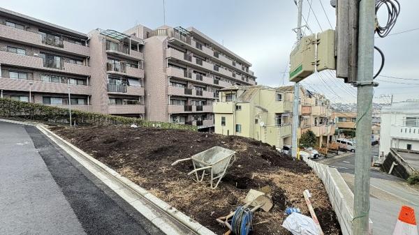 �_�ސ쌧���s�{�O�抁�P�J�̐V�z��ˌ��Ă̌��n�O�ώʐ^