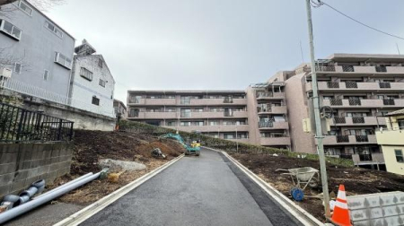 �_�ސ쌧���s�{�O�抁�P�J�̐V�z��ˌ��Ă̂��̑����n