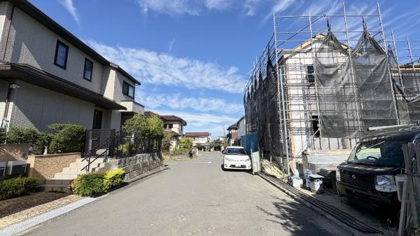 �_�ސ쌧���l�s�h��j�䒆�̐V�z��ˌ��Ă̑O�ʓ��H�܂ތ��n�ʐ^