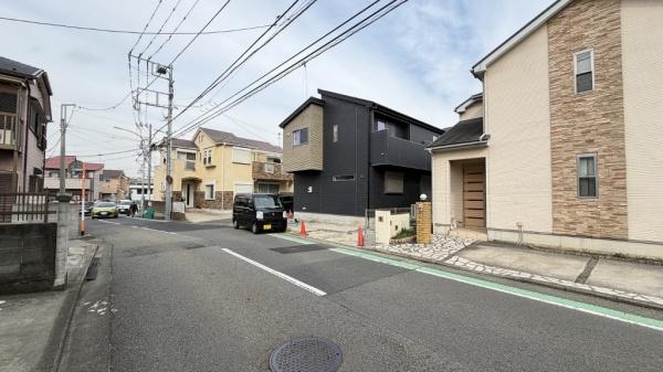 �_�ސ쌧���l�s�`����i�J5���ڂ̐V�z��ˌ��Ă̑O�ʓ��H�܂ތ��n�ʐ^