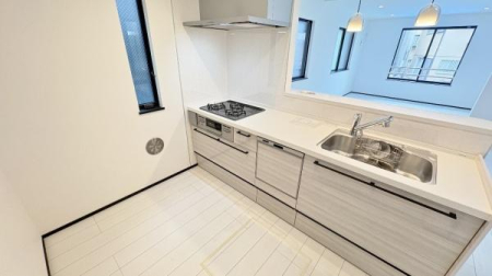 �_�ސ쌧���l�s��撆�c��5���ڂ̐V�z��ˌ��ẴL�b�`��