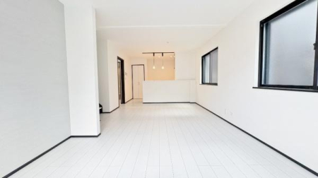 �_�ސ쌧���l�s��撆�c��5���ڂ̐V�z��ˌ��Ẵ��r���O