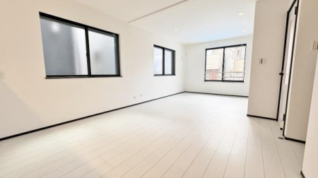 �_�ސ쌧���l�s��撆�c��5���ڂ̐V�z��ˌ��Ẵ��r���O