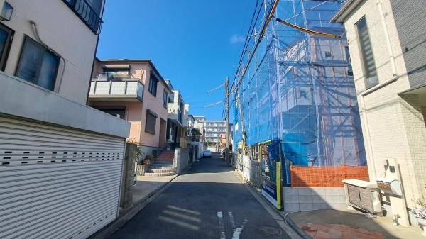 �_�ސ쌧���l�s�`����v��3���ڂ̐V�z��ˌ��Ă̑O�ʓ��H�܂ތ��n�ʐ^