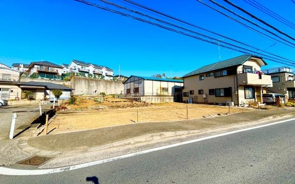 �_�ސ쌧���l�s�s�}���F���̐V�z��ˌ��Ă̑O�ʓ��H�܂ތ��n�ʐ^