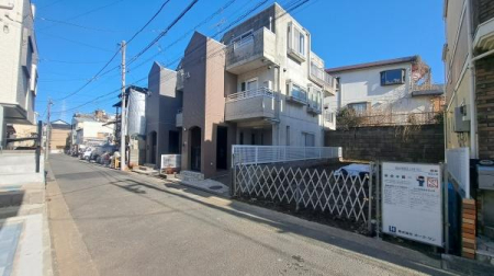 �_�ސ쌧���l�s�ߌ����̋{1���ڂ̐V�z��ˌ��Ă̑O�ʓ��H�܂ތ��n�ʐ^