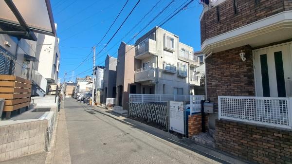 �_�ސ쌧���l�s�ߌ����̋{1���ڂ̐V�z��ˌ��Ă̑O�ʓ��H�܂ތ��n�ʐ^