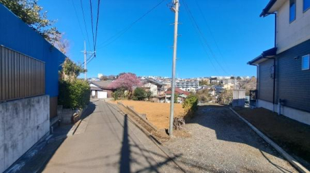 �_�ސ쌧���l�s�t�挳�ΐ쒬�̓y�n�̑O�ʓ��H�܂ތ��n�ʐ^