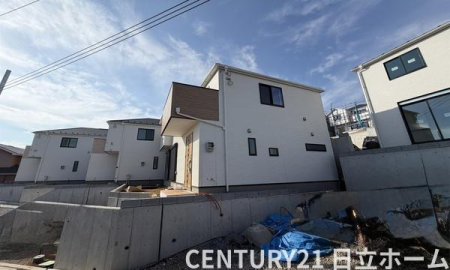 �_�ސ쌧���l�s����l�G����̐V�z��ˌ��Ă̑O�ʓ��H�܂ތ��n�ʐ^